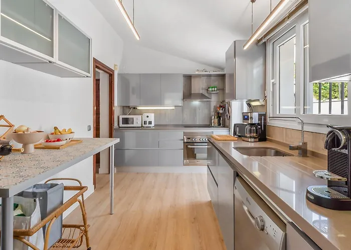 Stunning - Private Pool V100