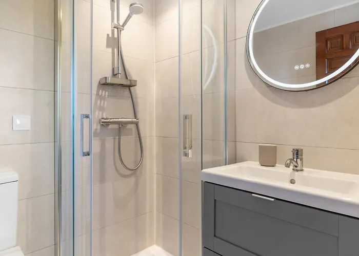 Stunning - Private Pool V100