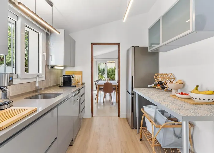 Stunning - Private Pool V100 *