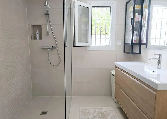 Stunning - Private Pool V100 Villa Fuengirola