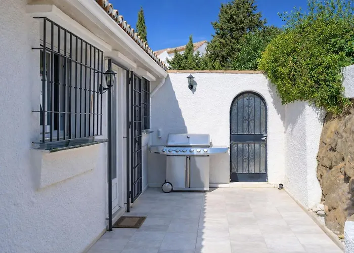 Stunning - Private Pool V100 *